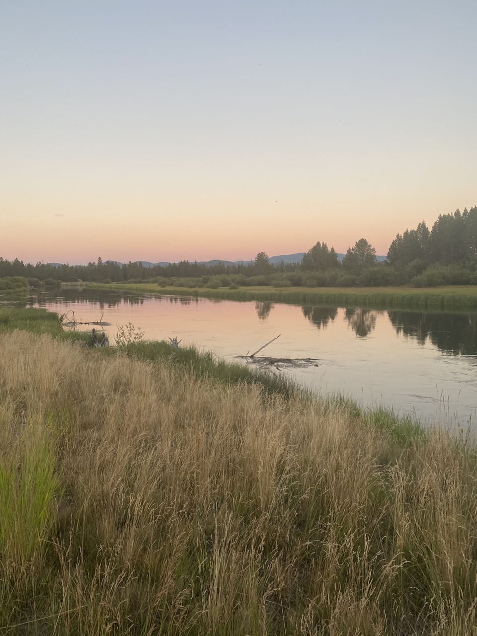Short walk from condo = Deshutes River