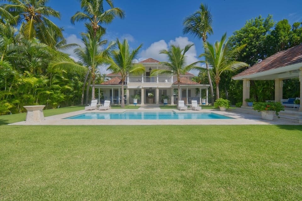 Cozy ocean view villa just minutes from golf and private beaches (6340)