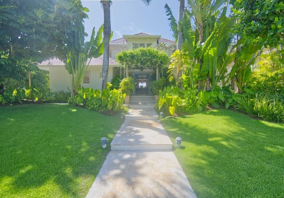 Cozy ocean view villa just minutes from golf and private beaches (6337)