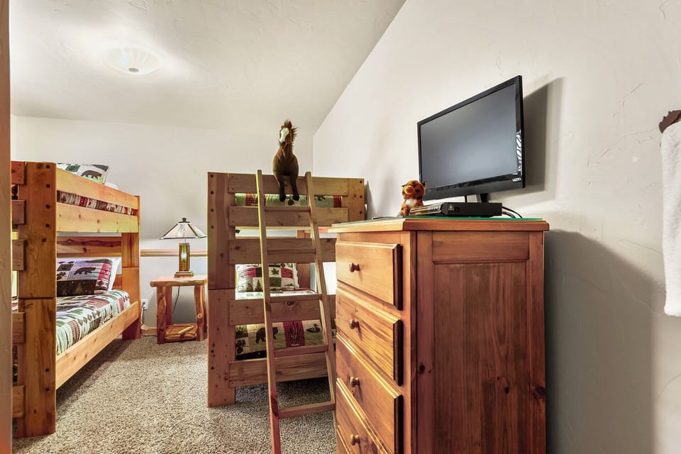 Fourth bedroom