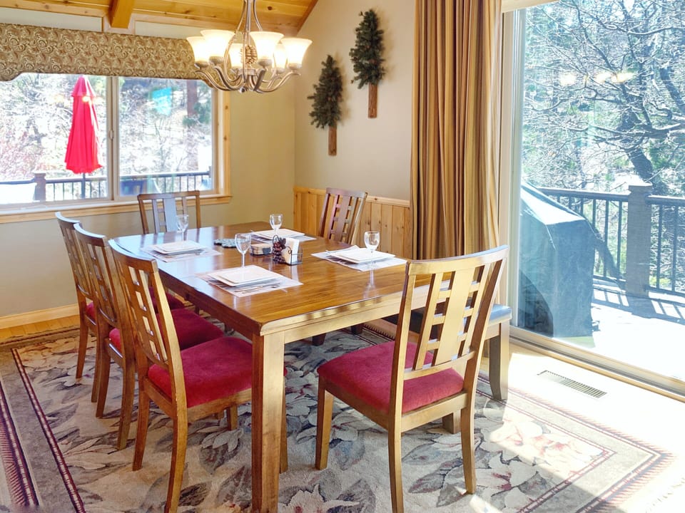 Dinning Area with Views