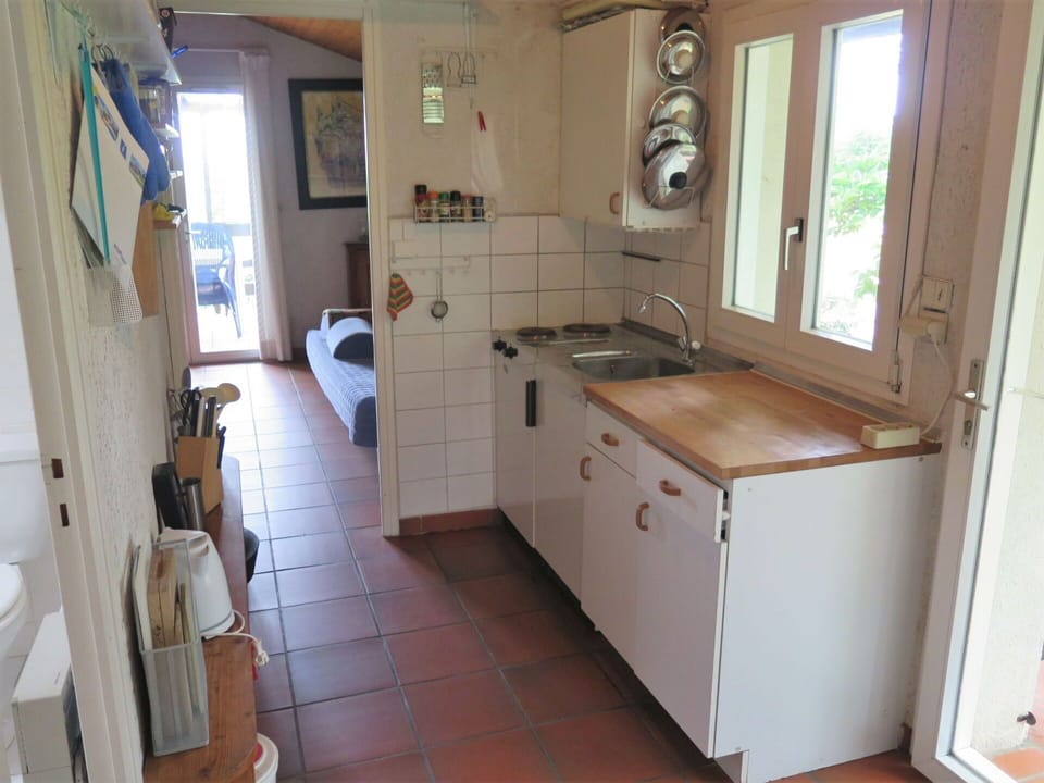 Cabinetry, Tap, Sink, Countertop, Kitchen Sink, Property, Furniture, Plumbing Fixture, Wood, Kitchen