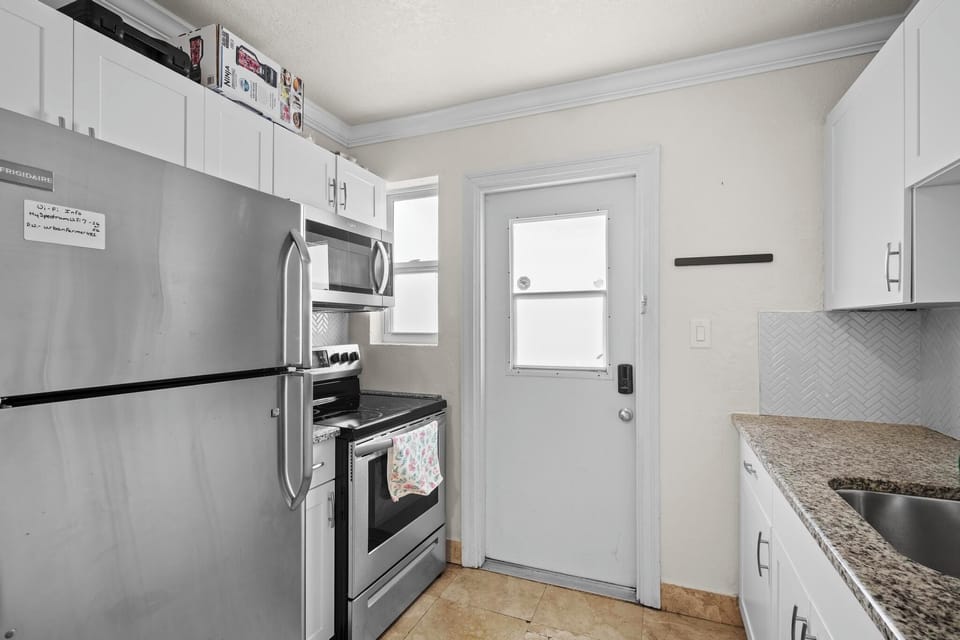 Kitchen opposite view
