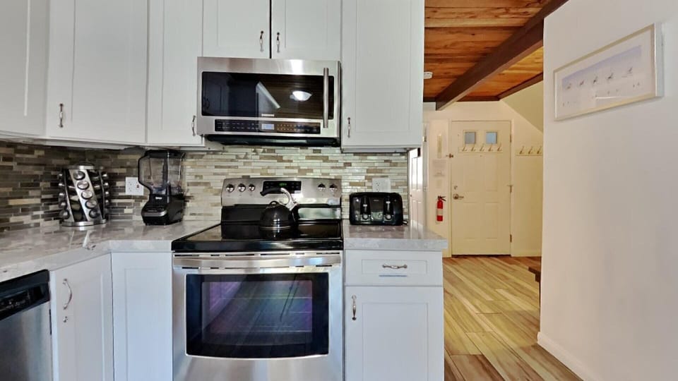 Fully Equipped Kitchen for Big Meals