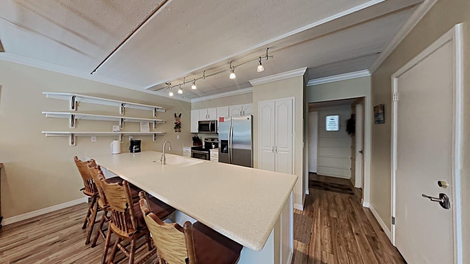 Full-Size Kitchen for Yummy Off Mountain Meals