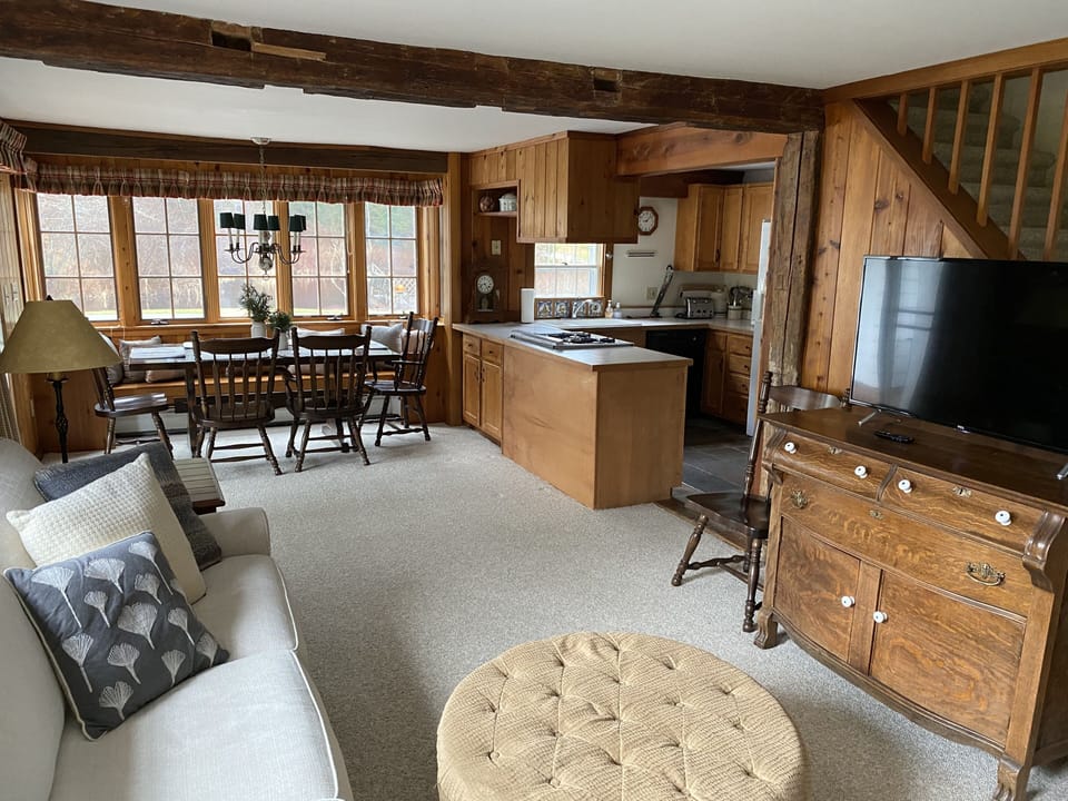 Cottage house Dining and Kitchen
