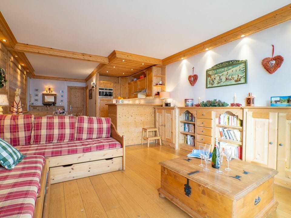 Furniture, Property, Cabinetry, Countertop, Building, Wood, Lighting, Interior Design, Drawer, Table