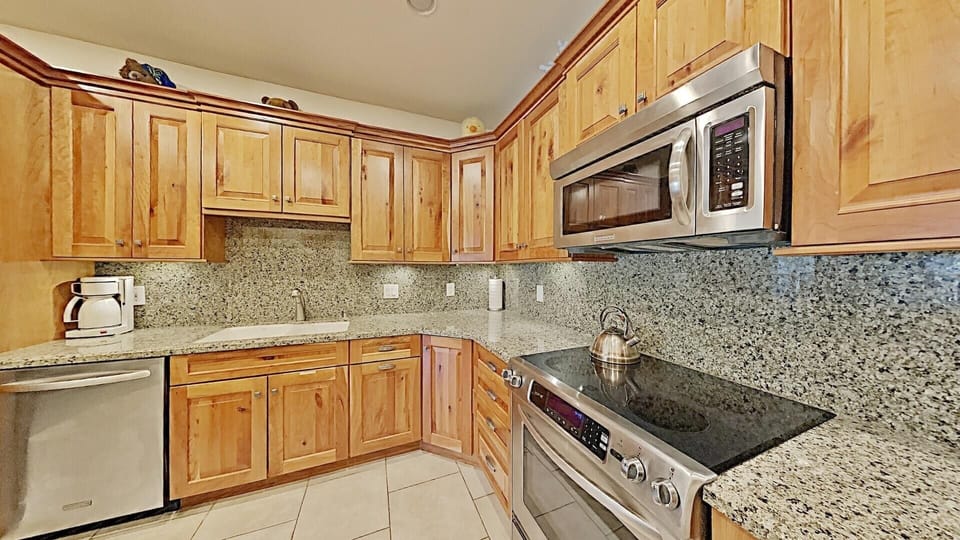 Full Kitchen