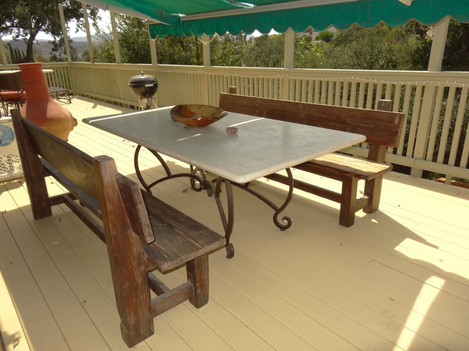 Upper Deck with Full outside dining