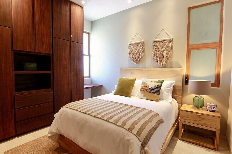 Third Bedroom with a Queen size bed, an oversized closet and Ceiling Fan.