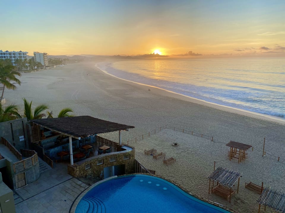 What a beautiful view of the sunrise first thing in the morning from the balcony