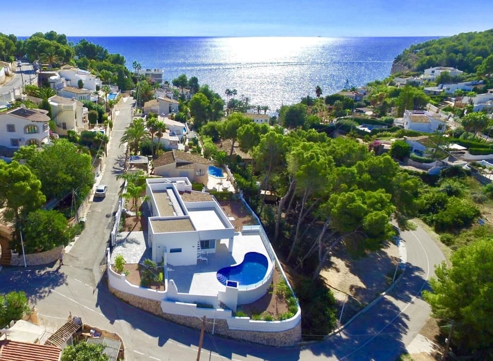 Chica Del Mar - The Villa