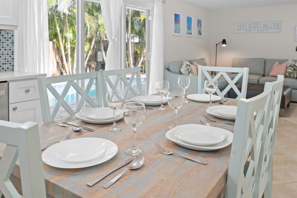 Dine indoors or out