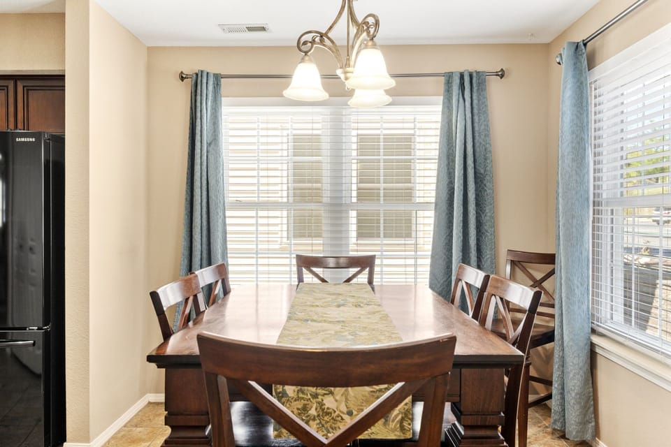 Seating for 6