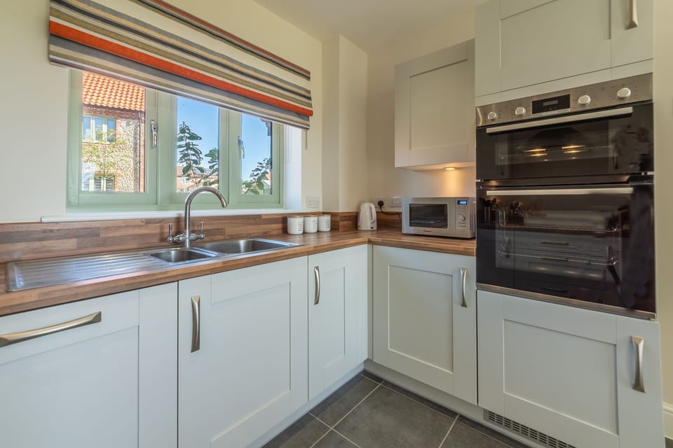 Ground Floor: Kitchen