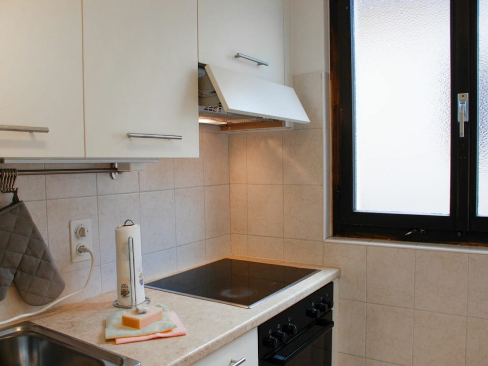 Room, Countertop, Property, Kitchen, Sink, Cabinetry, Furniture, Tile, House, Interior Design