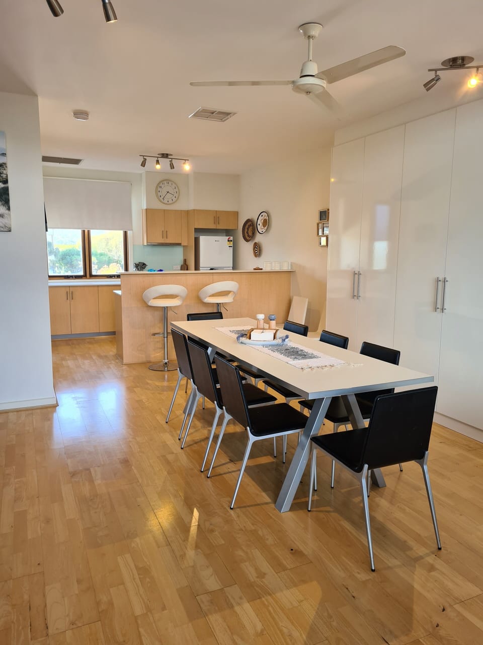 Villa 14, South Shores Resort Normanville - dining and kitchen areas