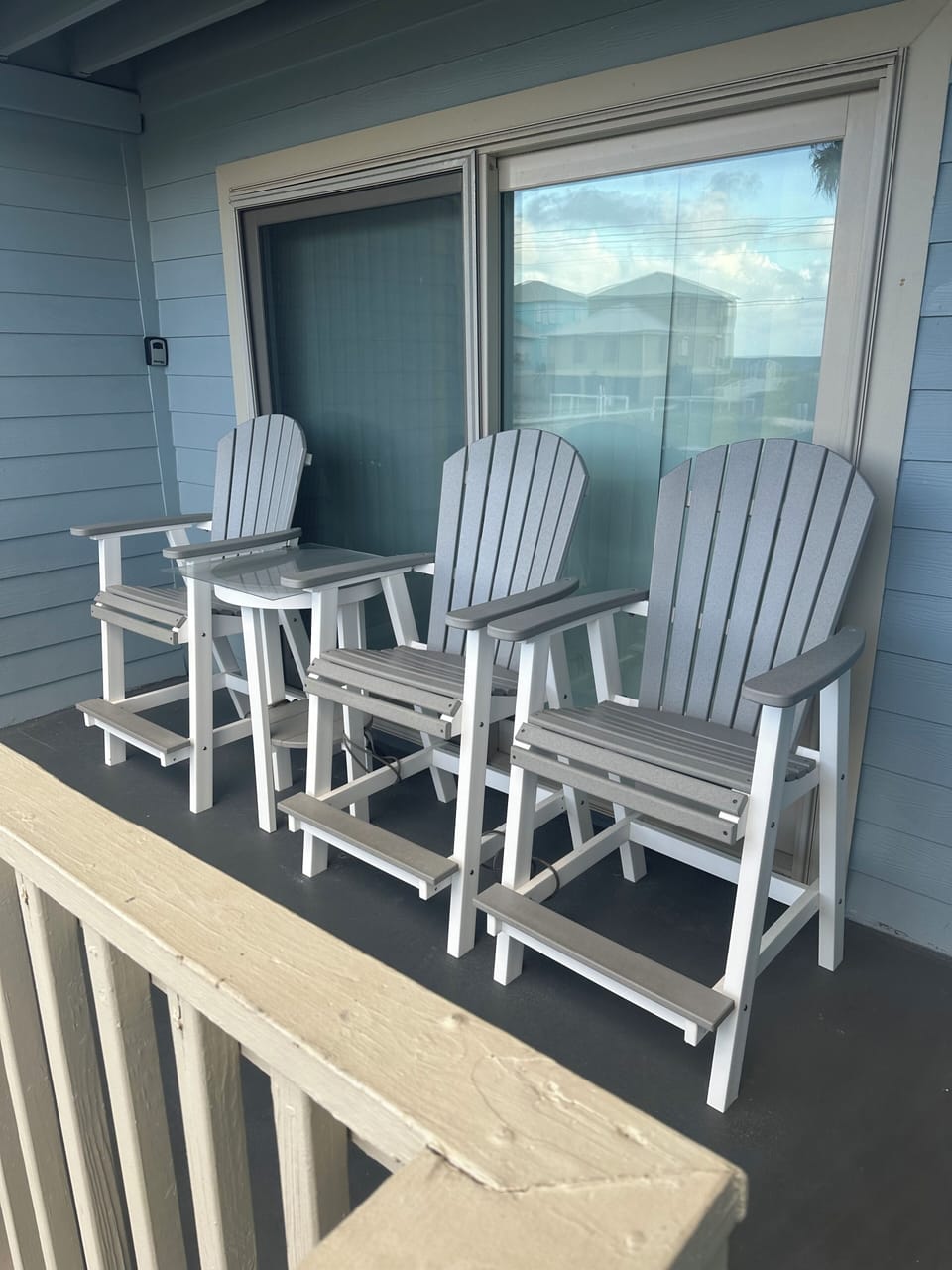 Welcome to The Cute Condo on The Boulevard