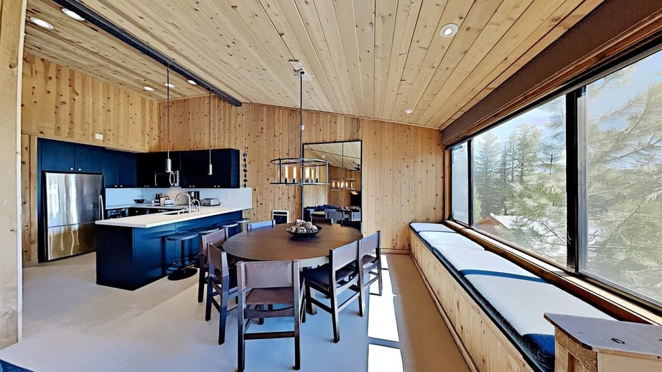 Window Seat, Dining Room and Kitchen