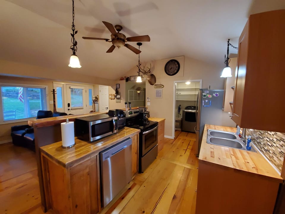 Fully stocked kitchen so that you can prepare all of your meals