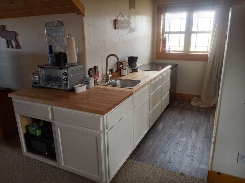 Brand new kitchen area! 