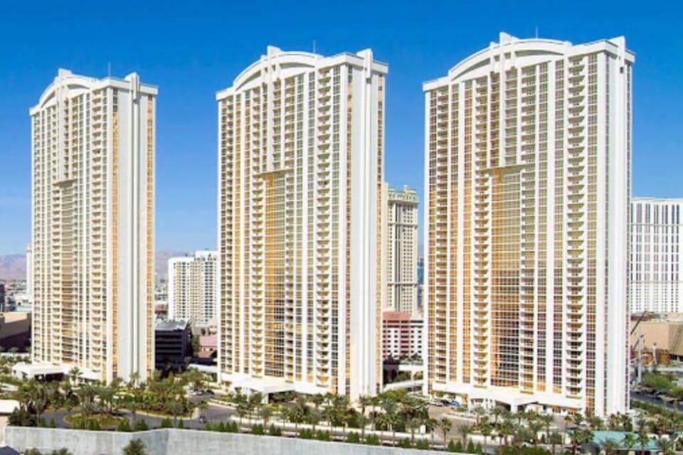 The Luxurious 3 Towers of Signature at MGM Grand