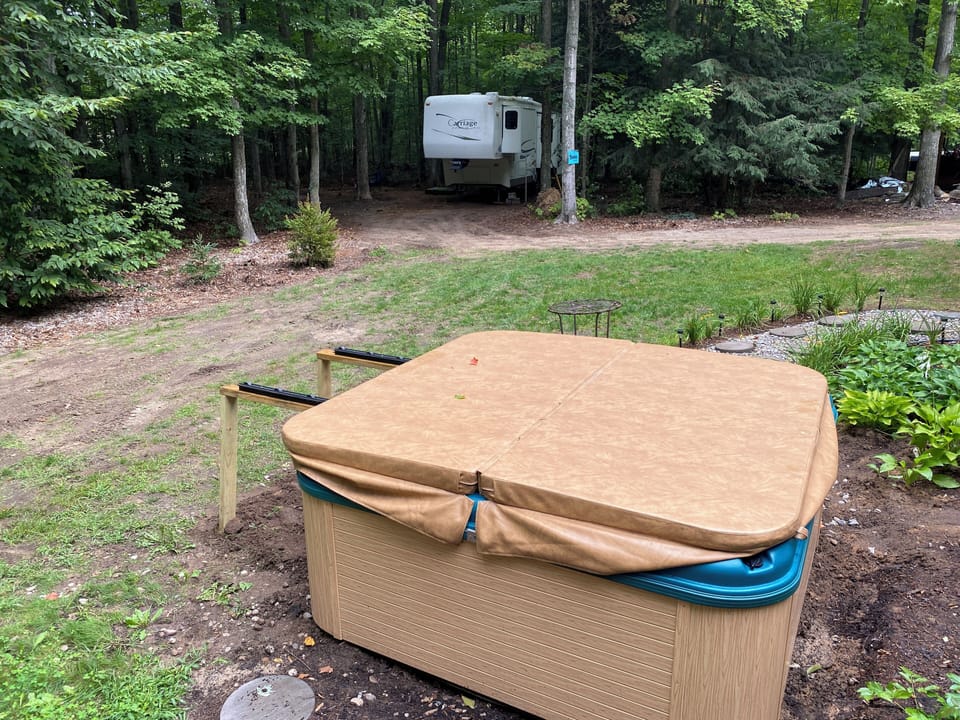 Outdoor spa tub