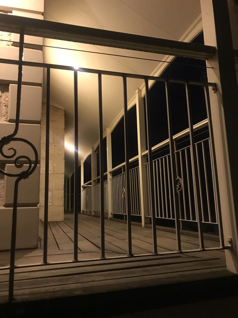 Verandah - night!