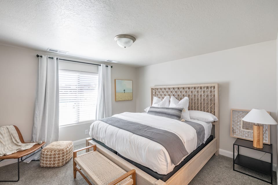 Bedroom 3 - Bedroom 3 is a large bedroom which includes a King bed, and private TV.
