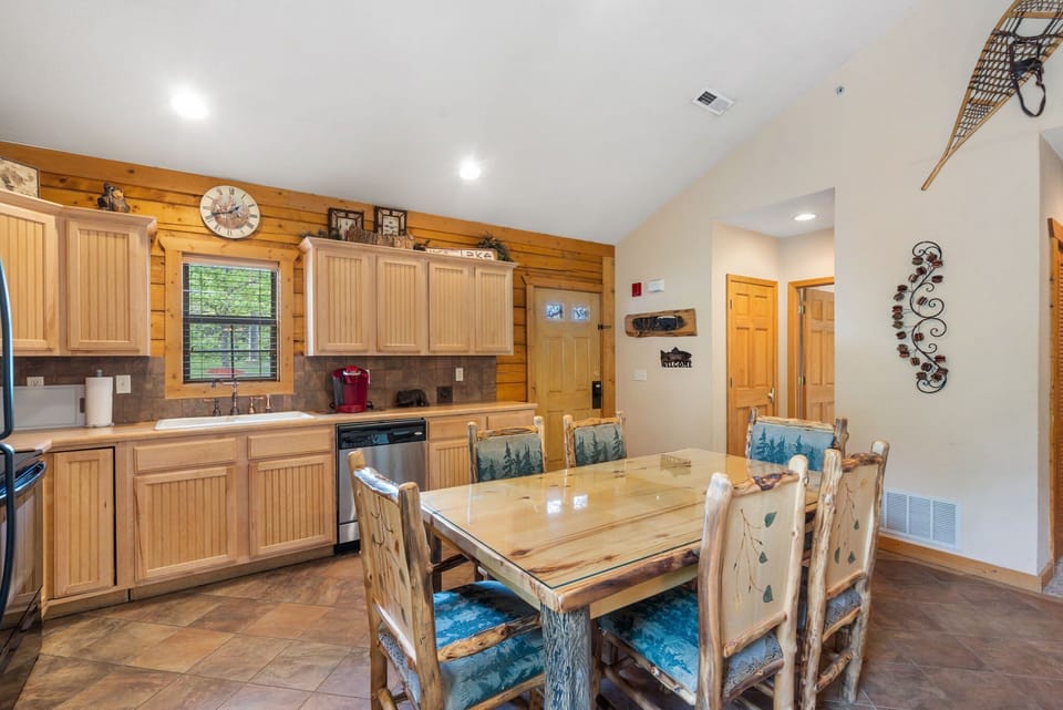 Lodge Style Furnishings