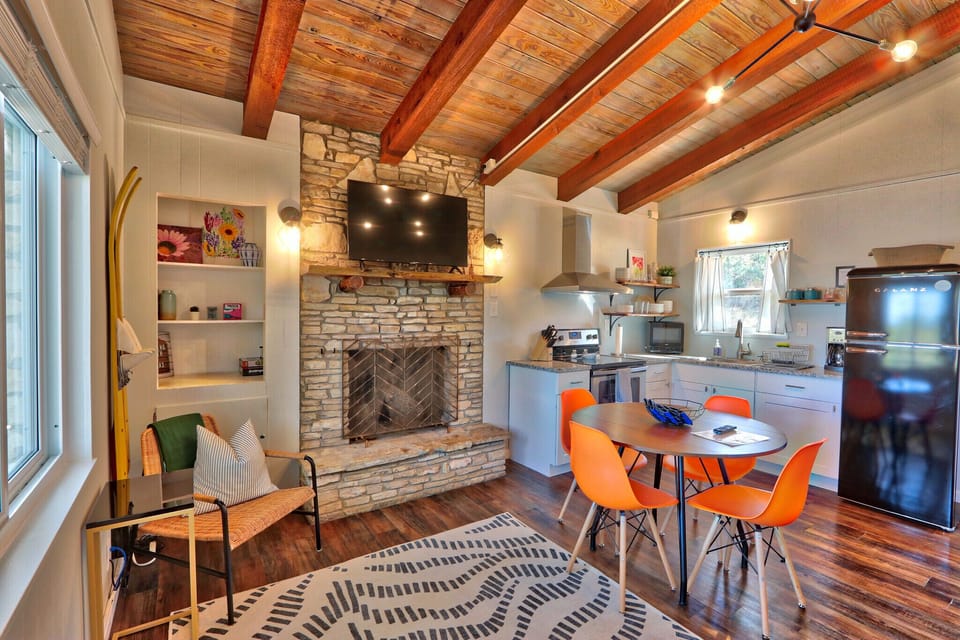 Living, dining, and kitchen!
