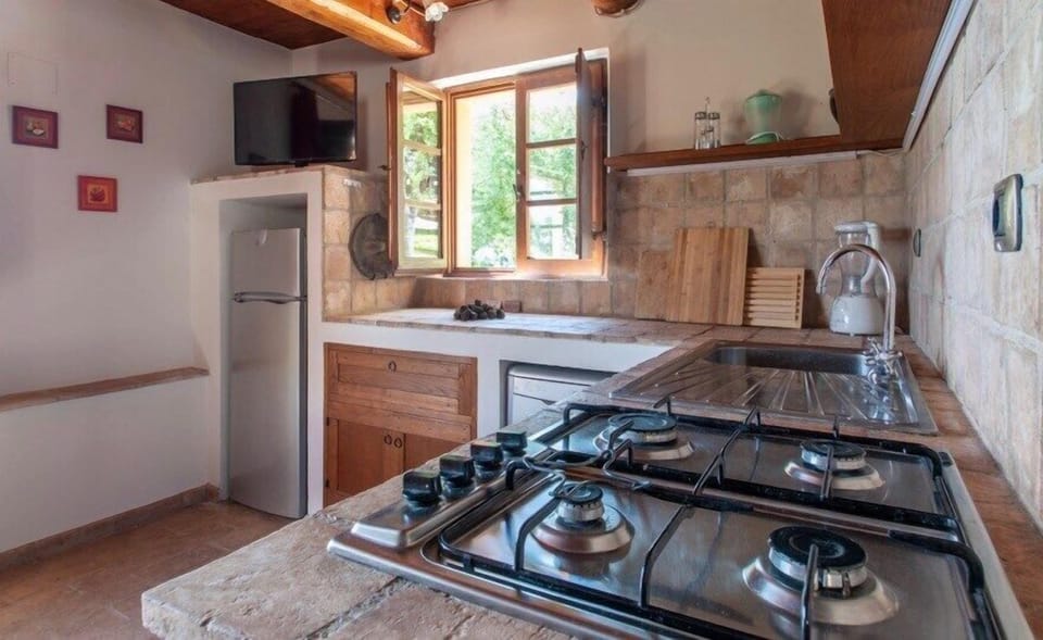 Casa Rosa ground floor kitchen (2)