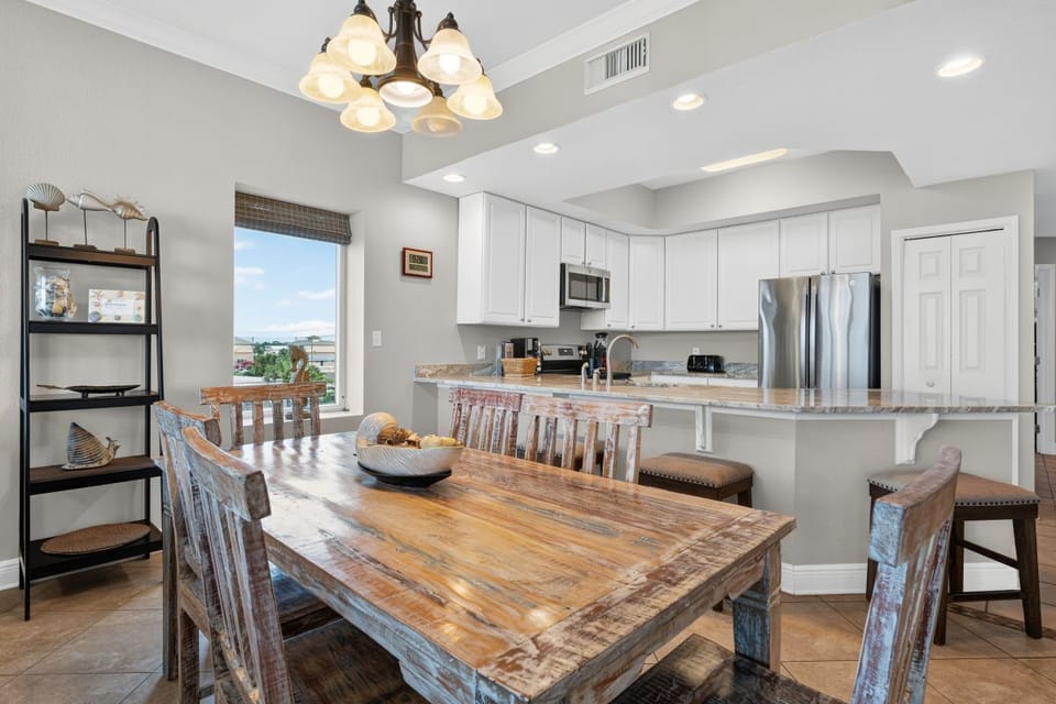 San Carlos 309 Dining Table Seats 6