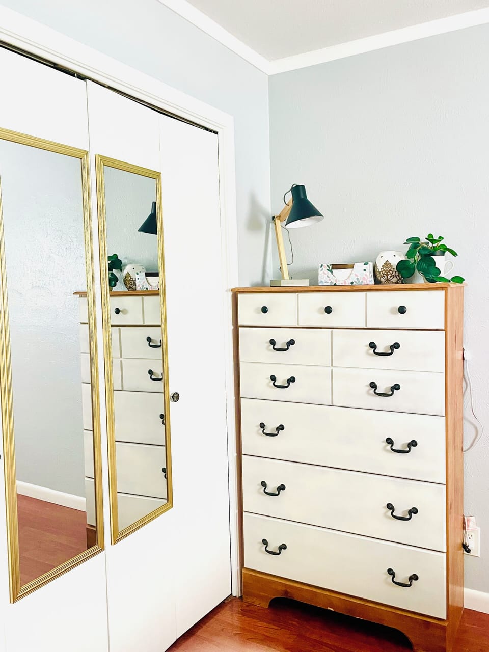 Upstairs guest room storage