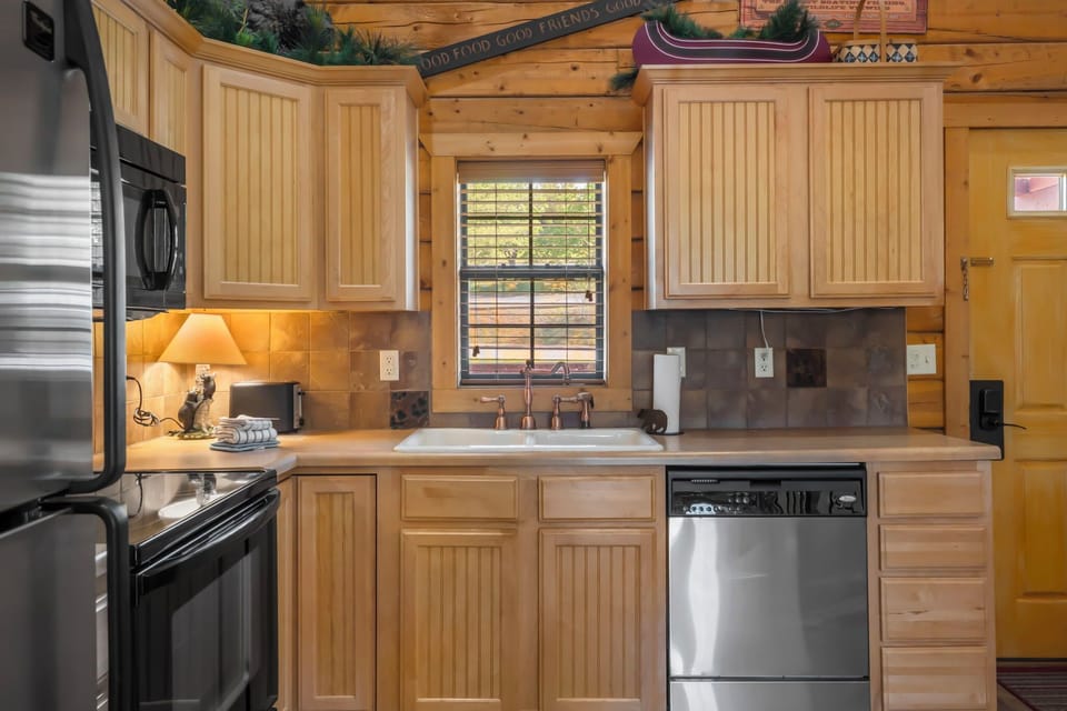 Full Kitchen with Major Appliances