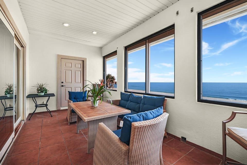 Upstairs Lanai