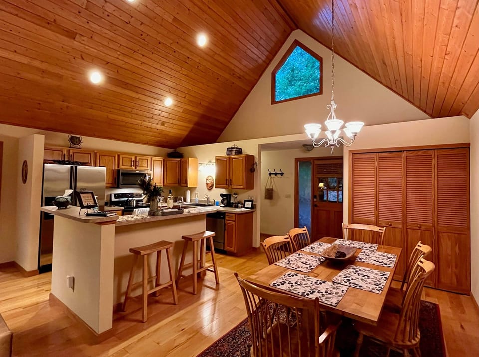 Well equipped kitchen for cooking and entertaining, while visiting with family.