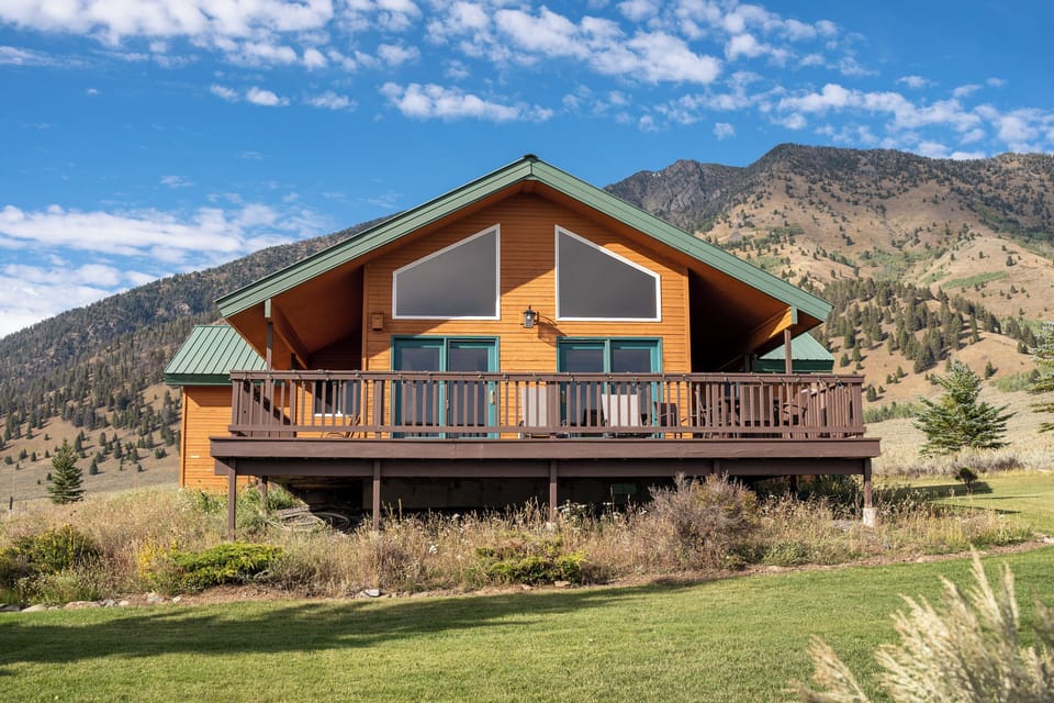 Island Park Vacation Rental | 3BR | 2BA | Stairs Required | 1,200 Sq Ft