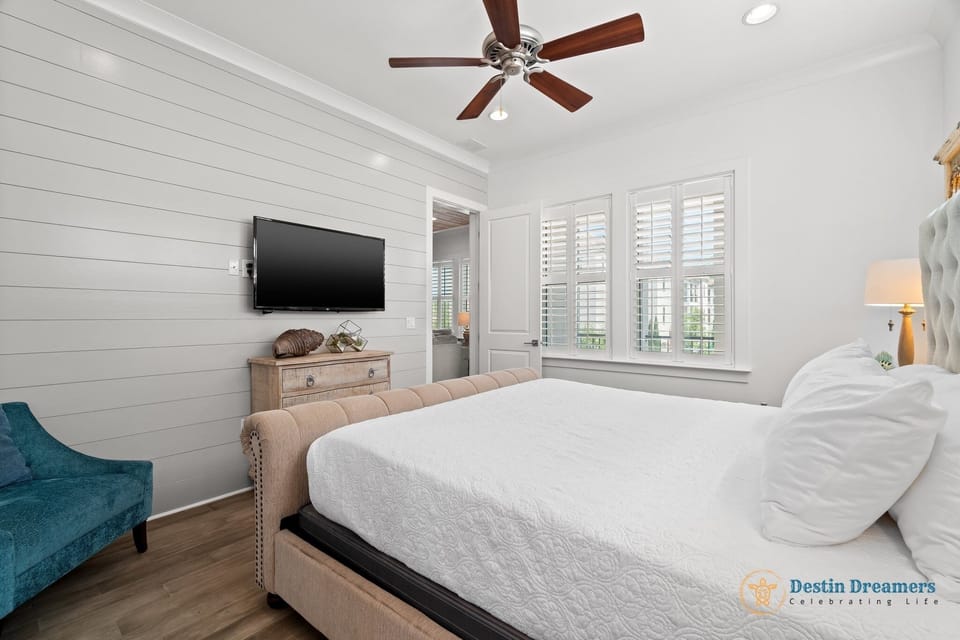 Second Floor King Bedroom - En-suite Bathroom