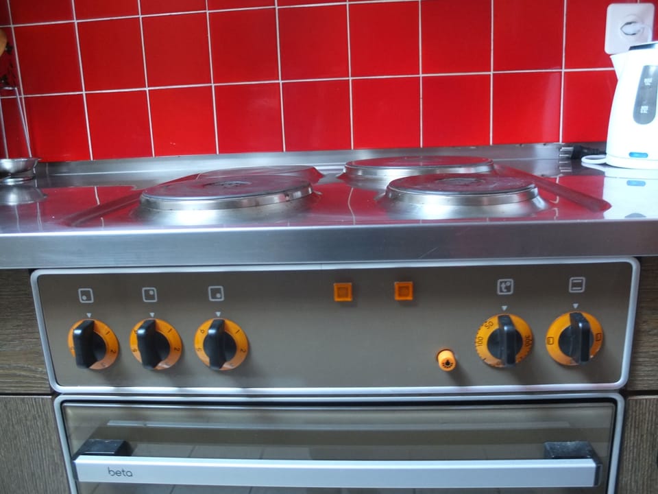 Kitchen Hob and Oven