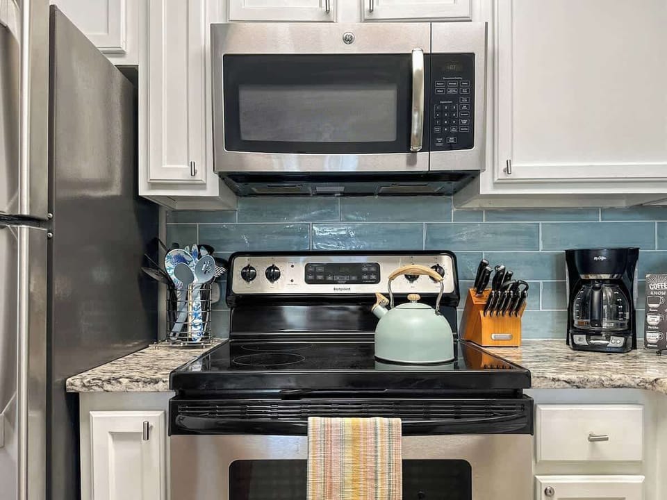 The host has thought about everything - from cooking utensils to beach items!" - Breanna, '23
