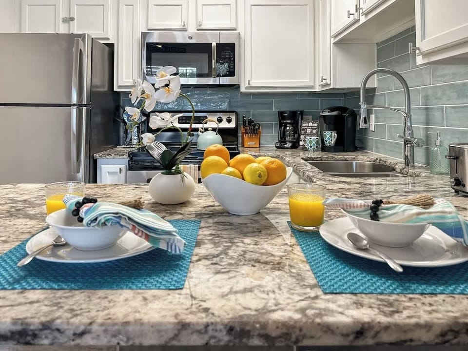 "Great location right across from beach access, clean, kitchen stocked." -Lisa