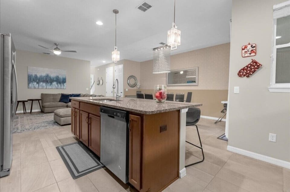 1568 Carey Palm Circle (8).jpg