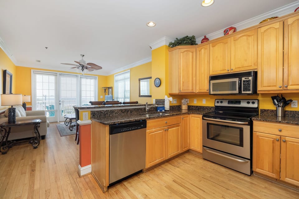 Sea Watch offers a fully-equipped kitchen