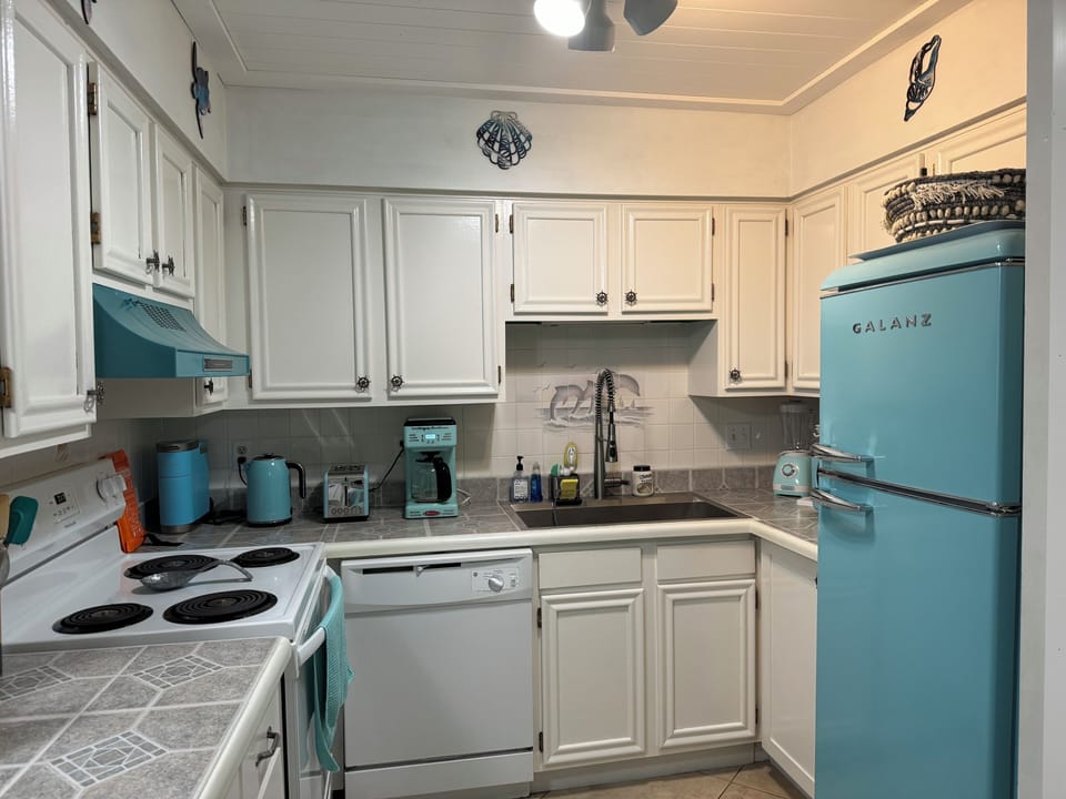 Fill equipped kitchen