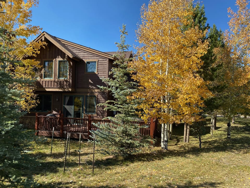 Deck, grill & hot tub