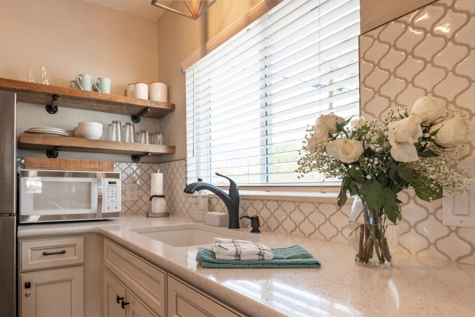 Our quartz countertops allow for plenty of space to whip up your favorite meal!