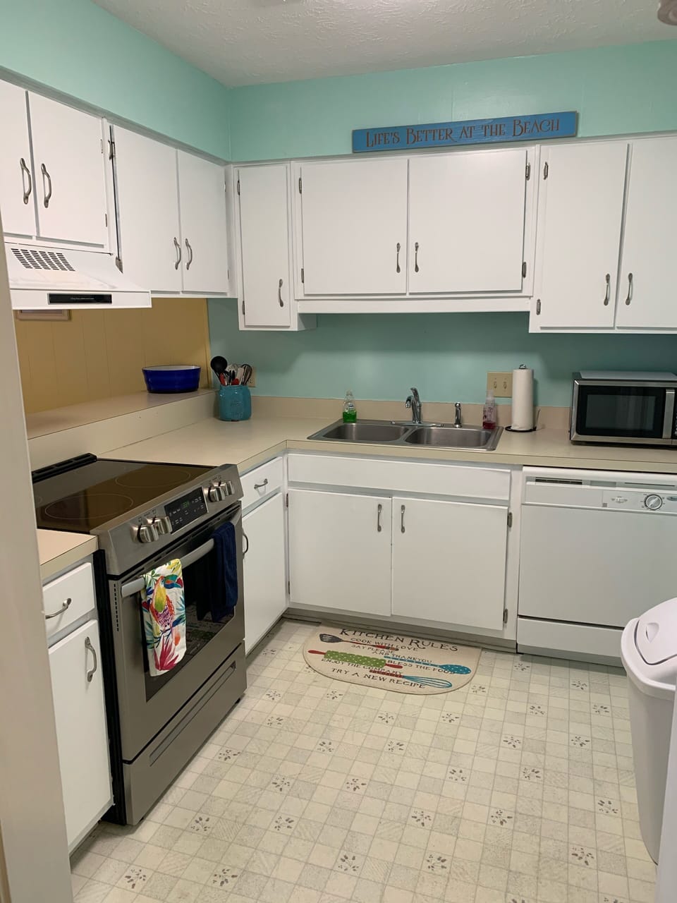 Pots/pan & utensils provided