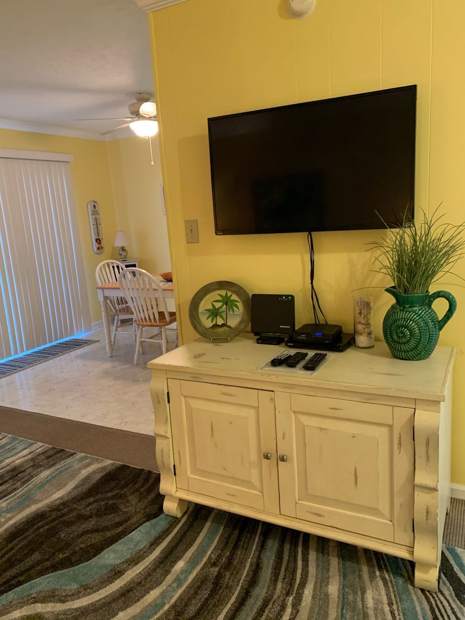 Cable & high speed wireless internet provided! 