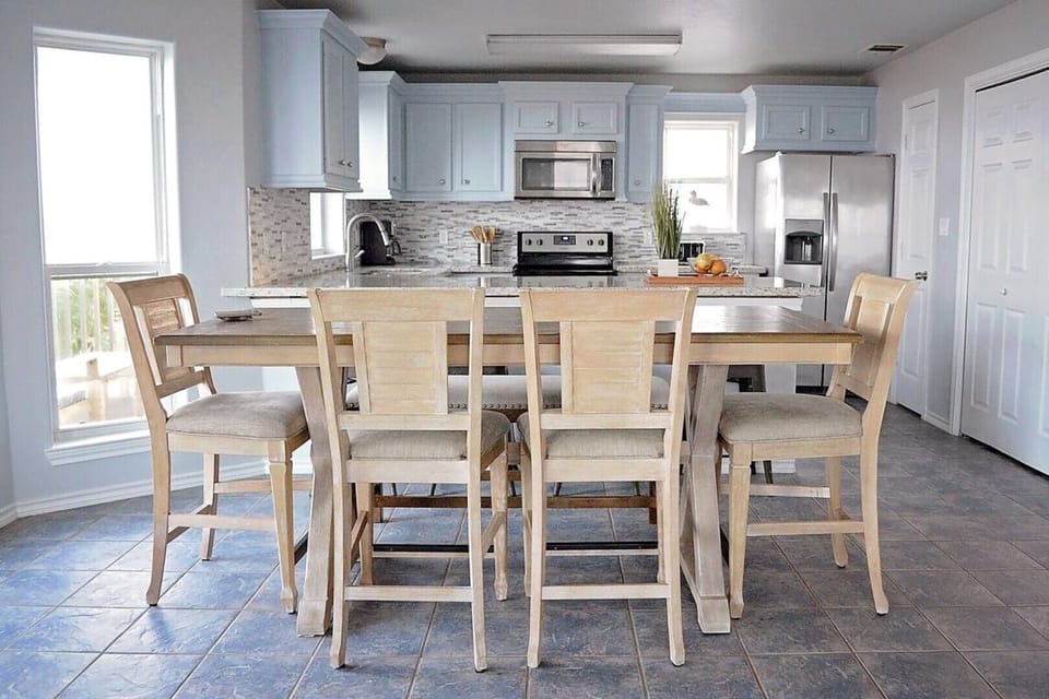 The bay window in the dining area maximizes the great views from all angles